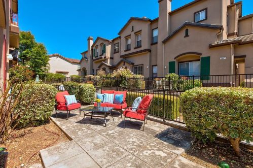 3106 Pinot Grigio Pl, San Jose, CA 95135-2059