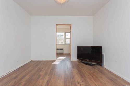74-15 95th Ave, Jamaica, NY 11416-1344