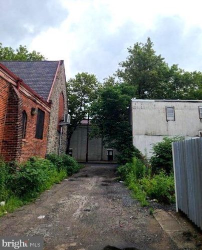 1905 Filmore St, Camden, NJ 08104-2245