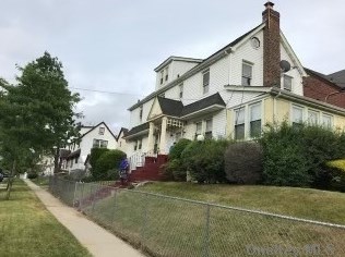 100-01 205th St, Jamaica, NY 11423-2210