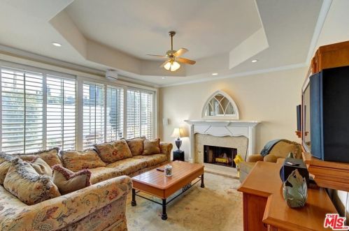 5100 Noble Ave, Van Nuys CA 91402-4509 exterior