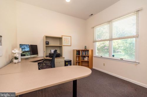 732 Castlewood Dr, Dresher PA 19025-2015 exterior