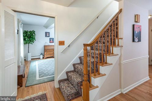 16 Vanderveer Dr, Lawrence Township NJ  08648-3151 exterior
