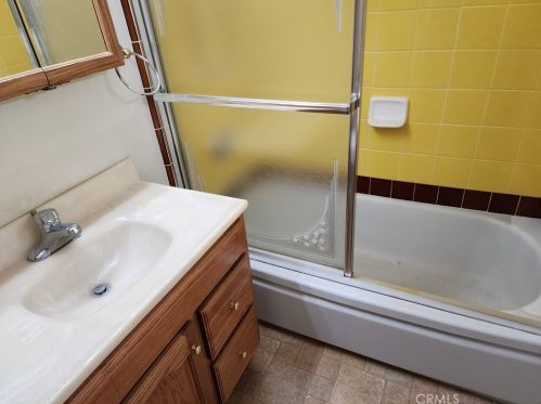 9417 Cedartree Rd, Downey CA  90240-2412 exterior