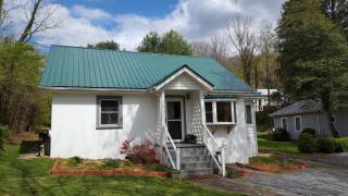 373 Savannah Dr, Sylva NC  28779-5516 exterior