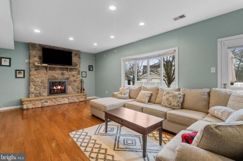 770 Dawes Dr, Yardley PA 19067-4335 exterior