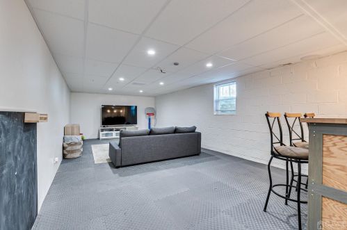 9 Madeline Ave, East Brunswick NJ  08816-3836 exterior