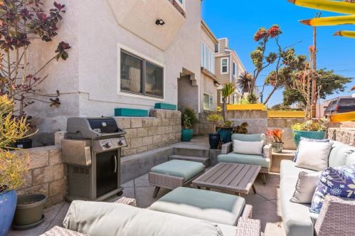 719 Nantasket Ct, San Diego CA 92109-7443 exterior