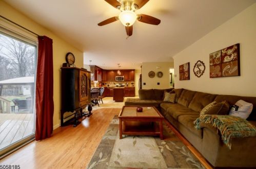 130 Holland Rd, Wantage NJ  07461-2835 exterior