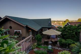 219 Bay Dr, Olympia, WA 98502-4903