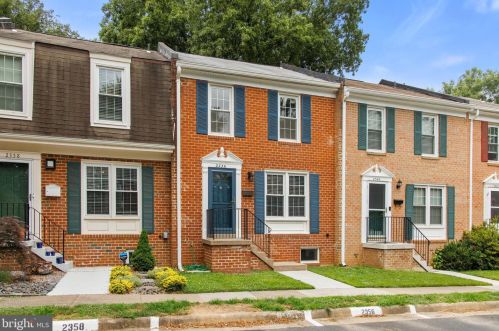 2356 Horseferry Ct, Herndon VA 20191-2733 exterior