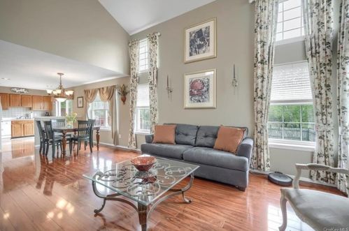 25 Mclaughlin Way, Washingtonville NY  10992-1151 exterior