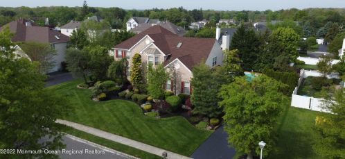 11 Shinnecock Hills Dr, Tinton Falls, NJ 07712-3773