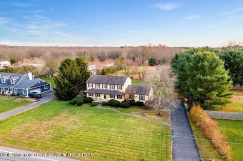 220 Long Swamp Rd, Plumsted Township NJ  08533-2028 exterior