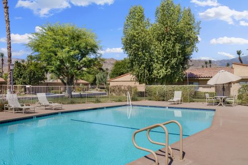 14 Seville Dr, Rancho Mirage CA  92270-3850 exterior