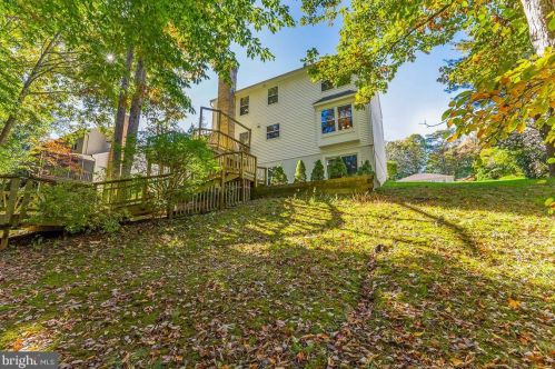 11831 Parliament Dr, Woodbridge VA  22192-1006 exterior