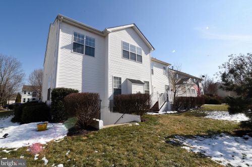 213 Alpine Dr, Leesburg VA 20175-6132 exterior