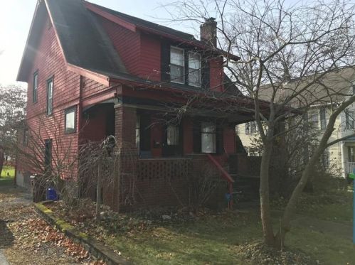 19 Bessemer St, Greenville, PA 16125-1767