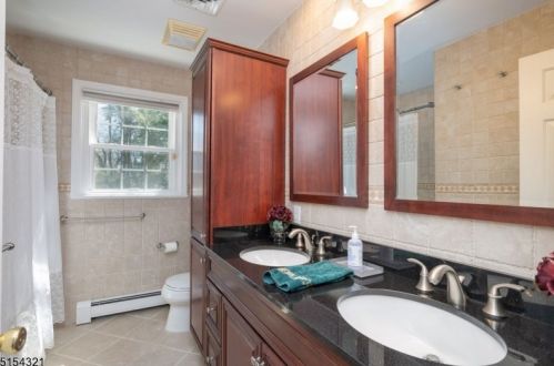 6 Pickwick Ln, Mountain Lakes NJ  07046-1434 exterior