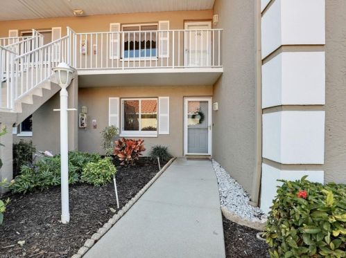 5881 Cobblestone Ln, Naples, FL 34112-2840