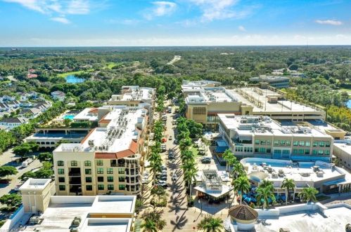 821 91 Ave, Naples FL 34108-2426 exterior