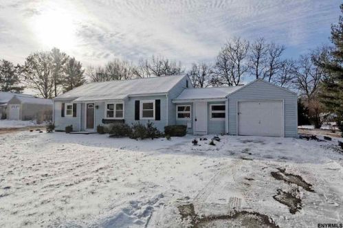 8 Cherry Ln, Schenectady, NY 12302-4422
