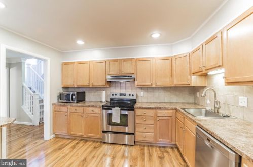 4834 Hogan Dr, Wilmington DE  19808-1713 exterior