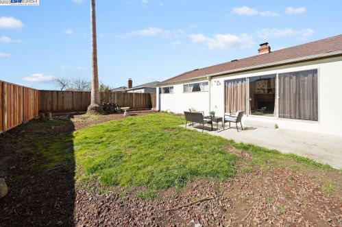 1806 Via Rancho, San Lorenzo CA  94580-1946 exterior