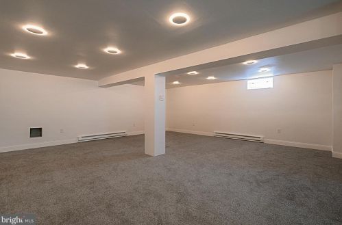 19 Locust Cir, Navy Sup Dpt PA  17050-3192 exterior