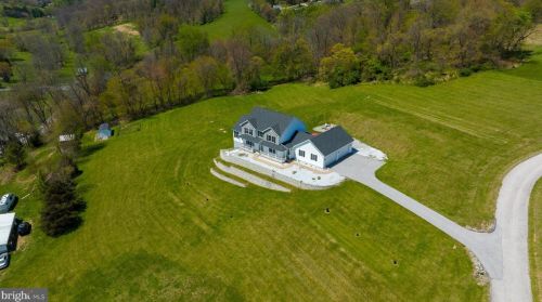 768 Franklin St, Red Lion, PA 17356-9189