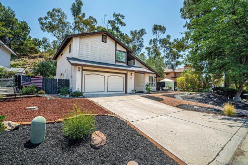 9165 Vista Entrada, Lakeside, CA 92040-5815