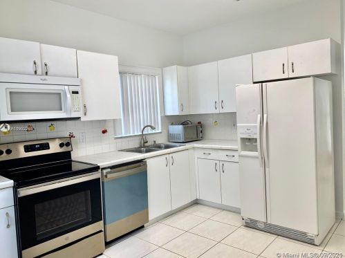 18010 11th Ct, Hollywood FL  33029-4408 exterior