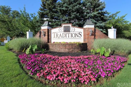 1012 Flakne Ct, South Plainfield, NJ 07080-2349