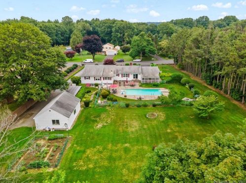 52 Lauderdale Dr, Bridgeport, CT 06611-2123