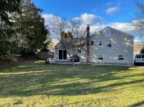 5 Berkshire Dr, Danbury, CT 06811-4713