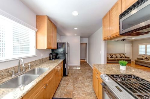 4255 Petaluma Ave, Lakewood CA  90713-3322 exterior