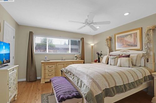 1220 Hillcrest Ave, Livermore CA  94550-4923 exterior