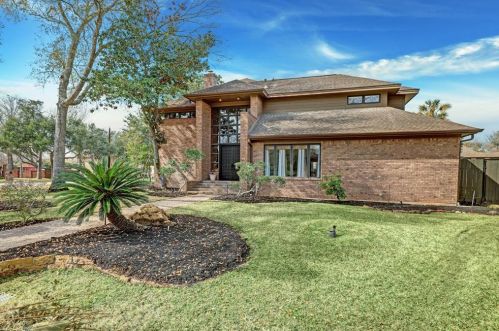 2614 Rip Van Winkle Dr, Pearland, TX 77581-6414