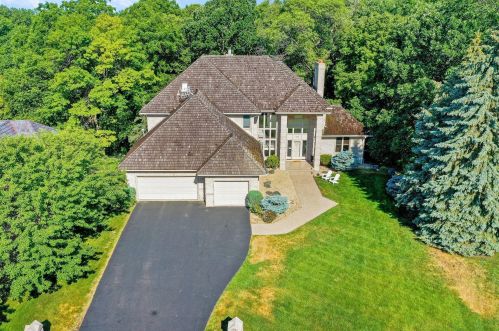 6969 Kenmare Dr, Minneapolis, MN 55438-2831