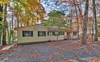 123 Forest Dr, Townville, SC 29689-2612
