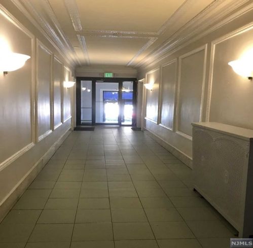 39 51st St, Union City NJ  07086-7240 exterior