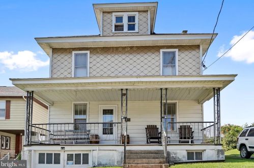 215 Sweet Arrow Lake Rd, Lincoln Colliery, PA 17963-9384