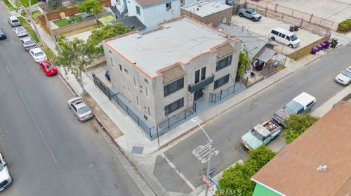930 11th St, Long Beach CA  90813-3577 exterior