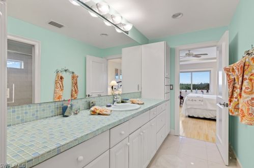 848 Birdie View Pt, Sanibel FL  33957-4629 exterior
