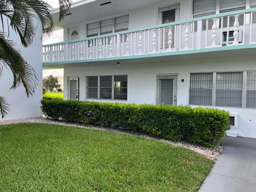 81 Easthampton D, West Palm Beach, FL 33417-1914