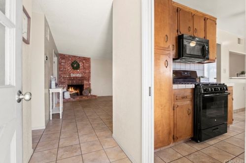1285 Norberry St, Lancaster, CA 93534-2943