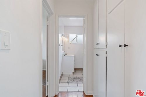 7239 Amestoy Ave, Van Nuys CA 91406-1603 exterior