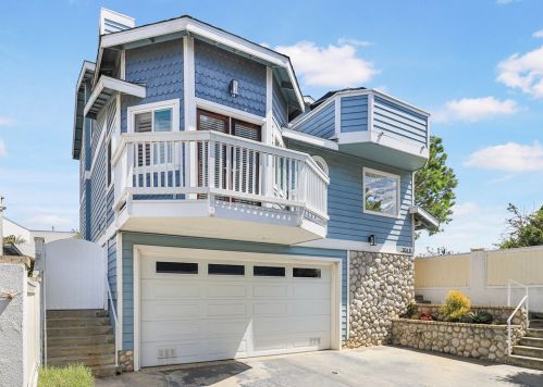 204 Lucia Ave, Redondo Beach, CA 90277-3220