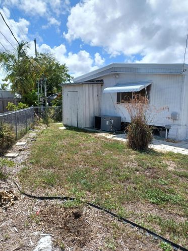 2878 Tangerine Ln, West Palm Beach, FL 33403-1331