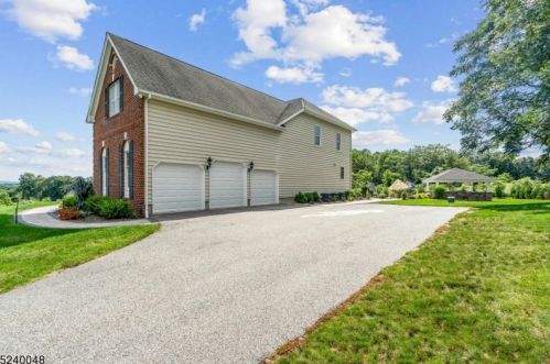 7 Flagstone Hill Rd, Wantage NJ  07461-2236 exterior